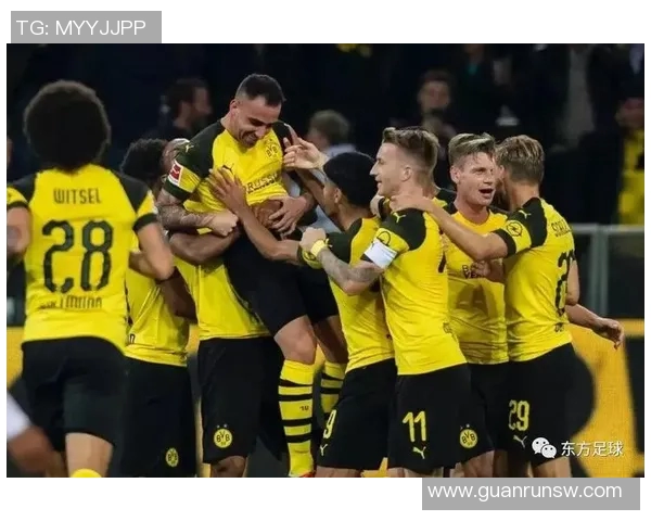 深入探讨上海羽毛球队团队协作与欧冠足球的比较分析